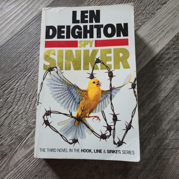 LEN DEIGHTON SPY SINKER Paperback - Hook, Line & Sinker Series - Book 3 - Picture 1 of 8